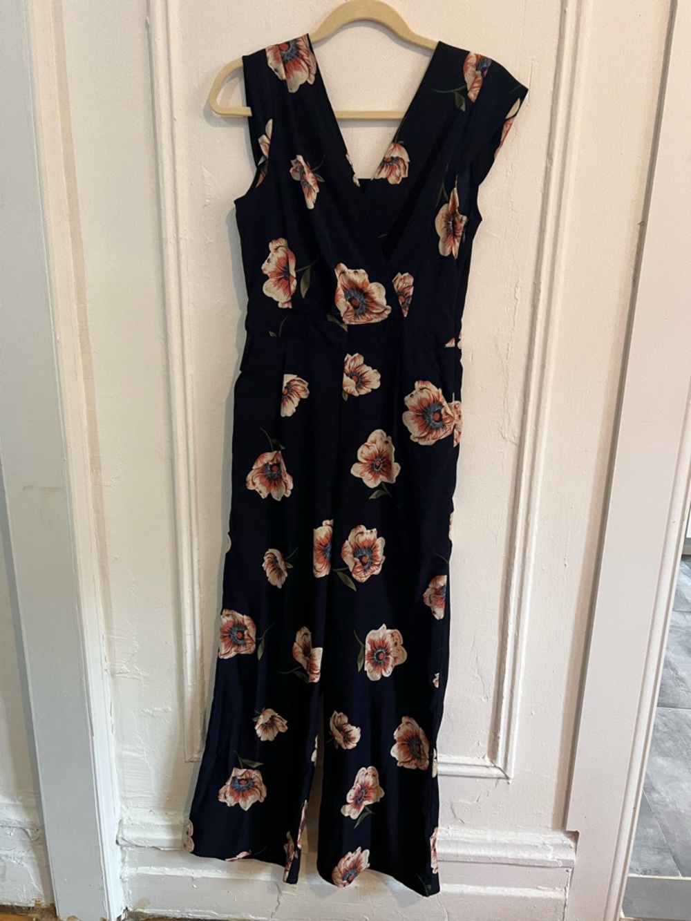 Navy Floral Sleeveless Jumpsuite, size small